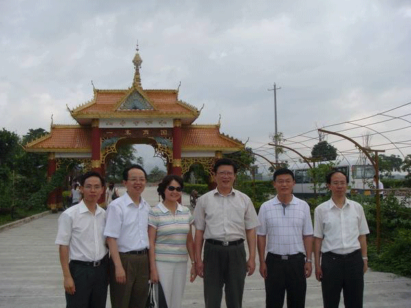 中央財(cái)經(jīng)領(lǐng)導(dǎo)小組辦公室經(jīng)貿(mào)組組長張松濤蒞臨西瑪電機(jī)視察指導(dǎo)工作。