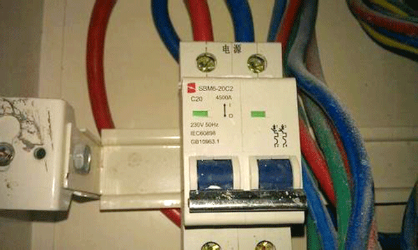 漏電保護裝置是造成西安西瑪電機頻繁燒毀的原因。