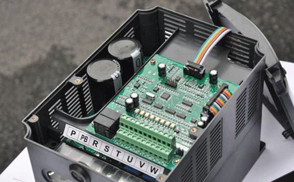 變頻器與西瑪電機(jī)的匹配問題。